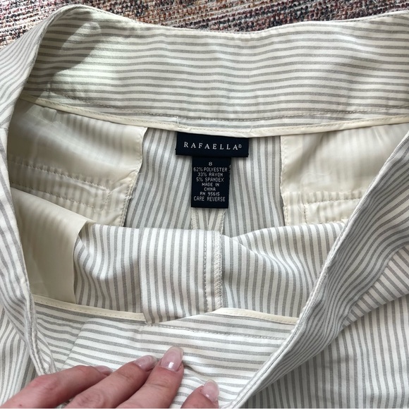 Rafaella Capris Pant - Picture 6 of 8